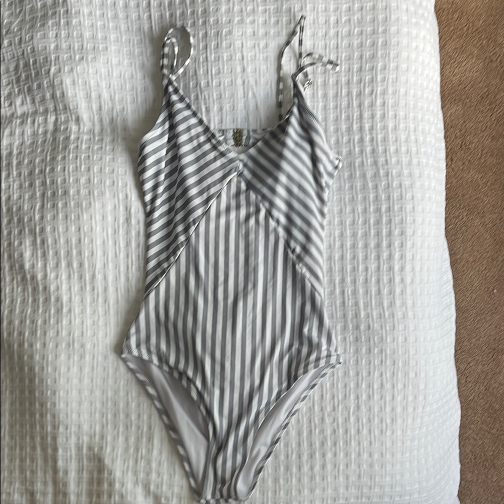 Cupshe Striped One-Piece Swimsuit